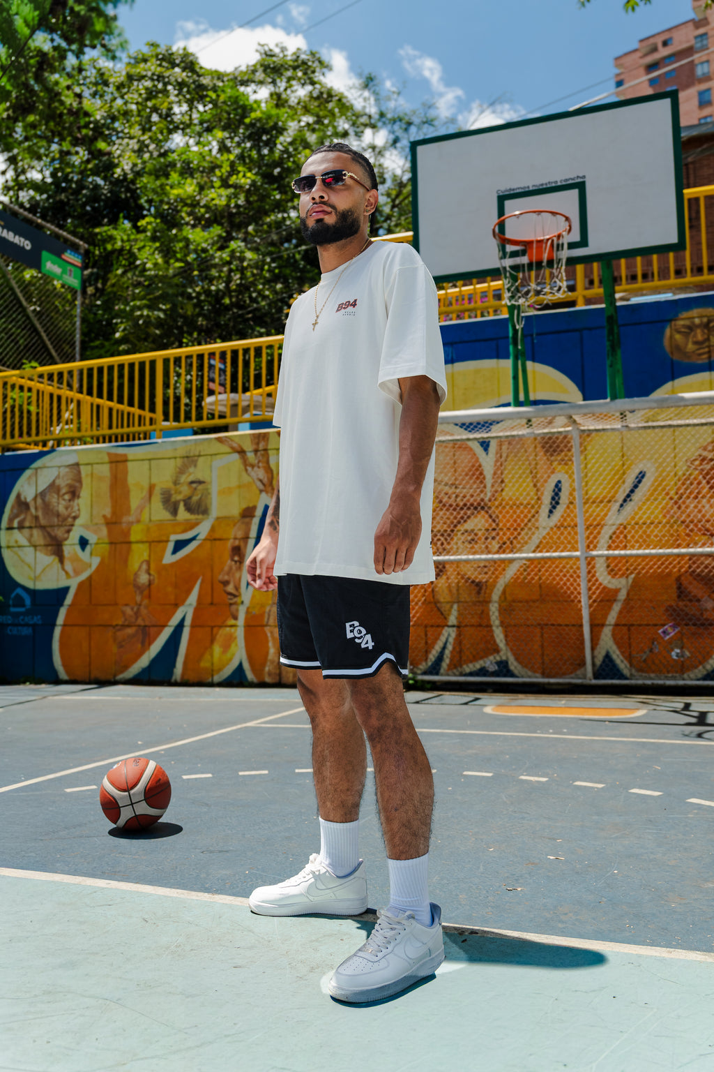 Short vintage fundamentals negro con bordado Blanco
